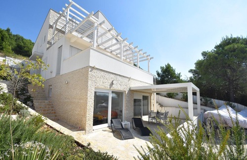 Bilice Apartment | Apartment by the Beach in Dalmatia