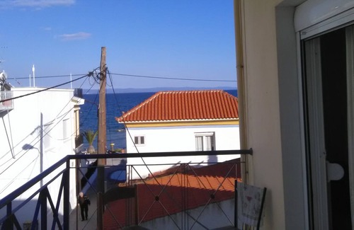 Nees Pagases Apartment | Apartment by the Pagasitikos Sea