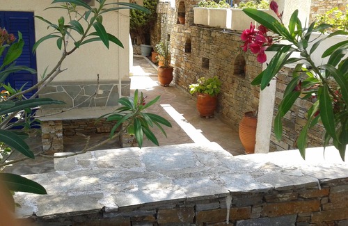 Marmari Apartment | apartment by the sea