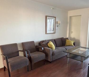 Henningsvaer Apartment | Apartment by the sea in Henningsvær