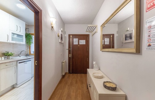 Pelayos de la Presa Apartment | Apartment 'Cumbre Escondida' with Shared Pool, Shared Garden and Wi-Fi