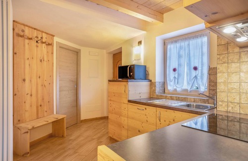 Campitello di Fassa Apartment | Apartment Chalet Osmar Appartamento 2 with Mountain View, Wi-Fi, Garden & Terrace