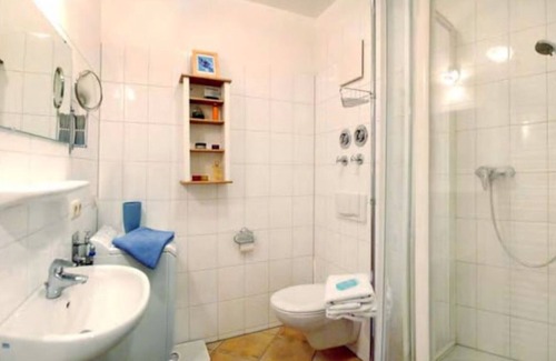 Warnemuende Apartment | Apartment Cajus - centrally located "Am Alten Strom" with quiet roof terrace