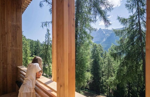 Funes Apartment | Apartment 'Calma' with Lake View, Shared Terrace and Wi-Fi