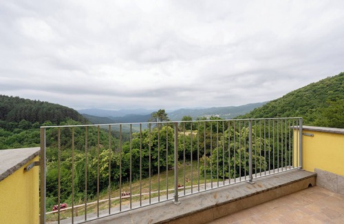 Zignago Apartment | Apartment 'Camera 2' with Mountain View, Private Terrace and Wi-Fi
