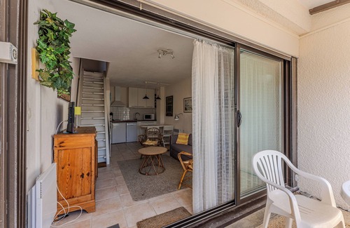 Cap-Ferret Apartment | Apartment 'Cap-ferret La Forestière Réf 2' with Shared Pool and Private Terrace