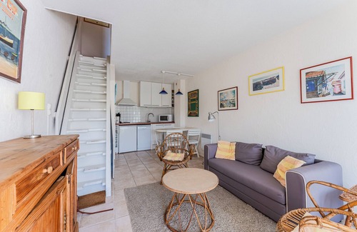 Cap-Ferret Apartment | Apartment 'Cap-ferret La Forestière Réf 2' with Shared Pool and Private Terrace