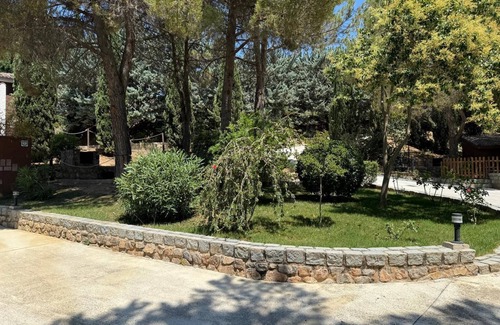 Huetor Santillan Apartment | Apartment 'Carrasco' with Mountain View, Shared Pool and Wi-Fi