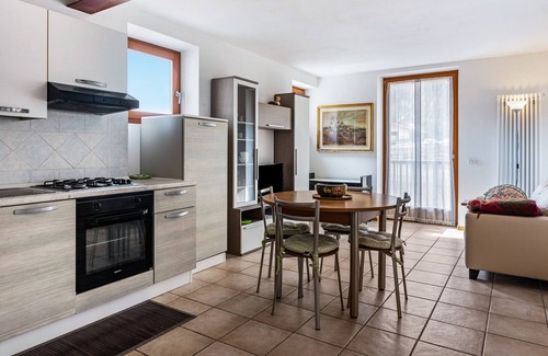 Bedollo Apartment | Apartment Casa Lidia 4 with Mountain View, Balcony & Wi-Fi