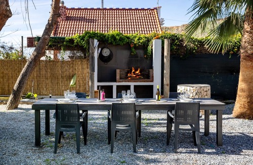 Almayate Bajo Apartment | Apartment 'Casa 2' with Beach View, Wi-Fi and Air Conditioning