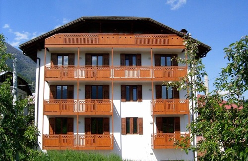 Croviana Apartment | Apartment 'Casa Anselmi 4' with Mountain View, Balcony and Wi-Fi