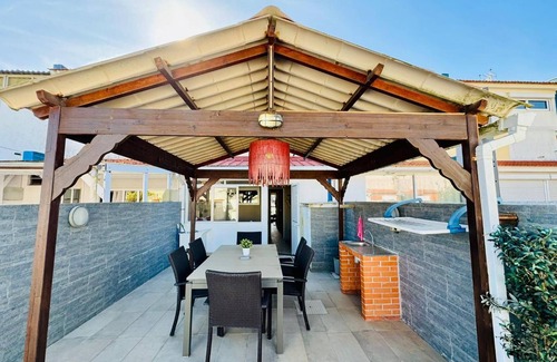 Torreira Apartment | Apartment 'Casa Azul' with Private Terrace, Private Garden and Wi-Fi