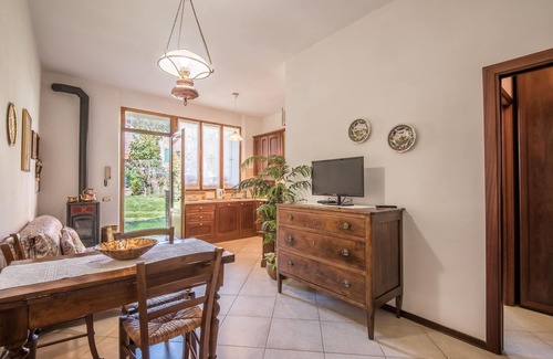 Monticiano Apartment | Apartment 'Casa Azzurra' with Shared Garden and Wi-Fi
