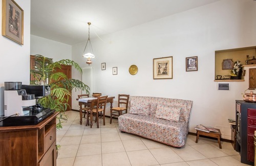Monticiano Apartment | Apartment 'Casa Azzurra' with Shared Garden and Wi-Fi