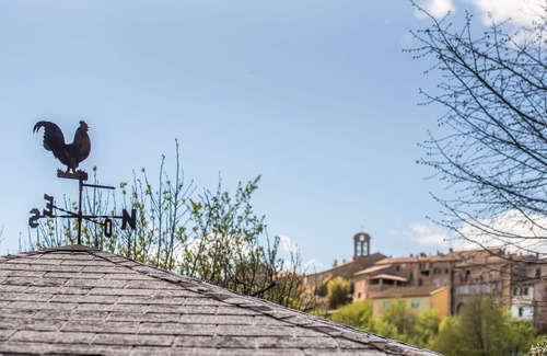 Monticiano Apartment | Apartment 'Casa Azzurra' with Shared Garden and Wi-Fi