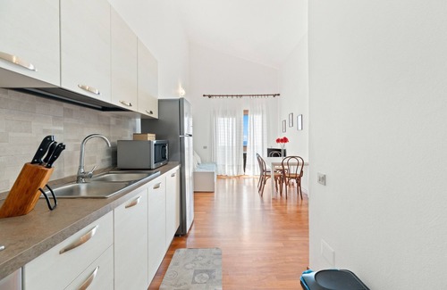 Portu Maga Apartment | Apartment 'Casa Con Vista' with Sea View, Wi-Fi and Air Conditioning