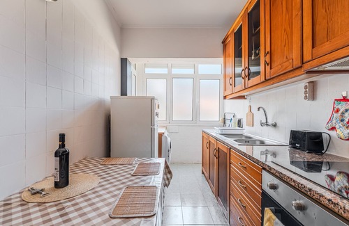 Cova da Piedade Apartment | Apartment 'Casa Do Pedro - Lisbon South Bay' with Private Garden and Wi-Fi