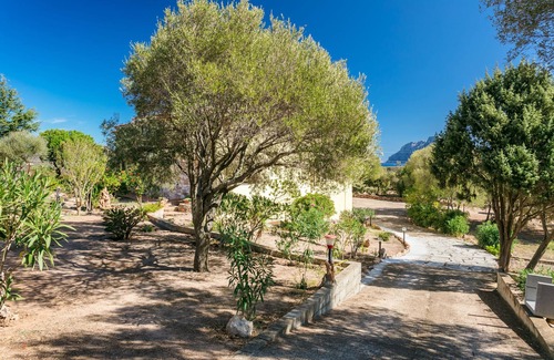 Tiriddo Apartment | Apartment “Casa Relax” with Mountain and Sea Views, Garden, Wi-Fi & Terrace
