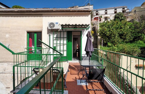 Benincasa Apartment | Apartment 'Casa Di Mieri' with Mountain View, Wi-Fi and Air Conditioning