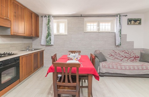Siniscola Apartment | Apartment Casa Luigi close to the Sea with Shared Pool & Wi-Fi