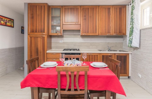 Siniscola Apartment | Apartment Casa Luigi close to the Sea with Shared Pool & Wi-Fi