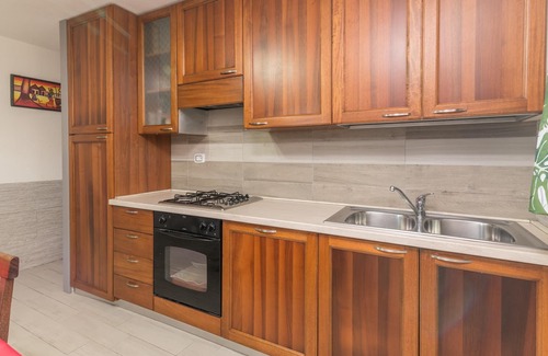 Siniscola Apartment | Apartment Casa Luigi close to the Sea with Shared Pool & Wi-Fi