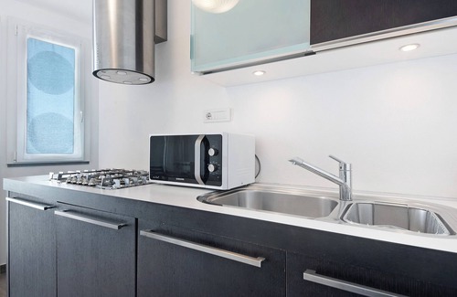 Montaretto Apartment | Apartment "Casa Mare Montaretto 1" with Sea View, Balcony & Wi-Fi