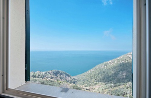 Montaretto Apartment | Apartment "Casa Mare Montaretto 1" with Sea View, Balcony & Wi-Fi