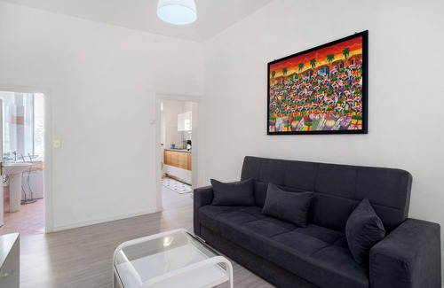 Arma di Taggia Apartment | Apartment 'Casa Paolino 50 Metres from the Sea' with Balcony