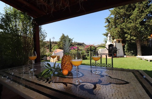 Silves Apartment | Apartment 'Casa Azul' with Mountain View, Shared Pool and Wi-Fi