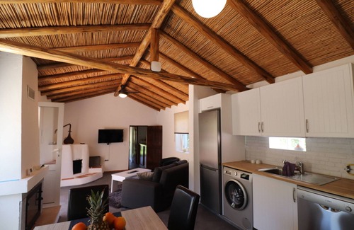 Silves Apartment | Apartment 'Casa Destilaria' with Mountain View, Shared Pool and Wi-Fi