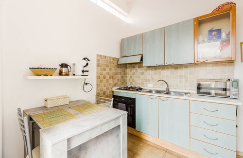 Solanas Apartment | Apartment 'Casa Rimedia' with Balcony, Wi-Fi and Air Conditioning