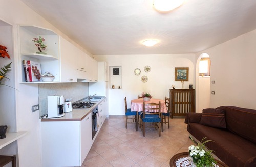 Vesio Apartment | Apartment 'Casa Rita App 4' with Shared Garden and Wi-Fi