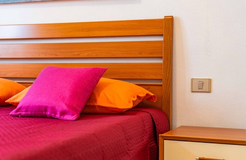 Sestu Apartment | Apartment 'Casa Rosa' with Private Garden and Air Conditioning