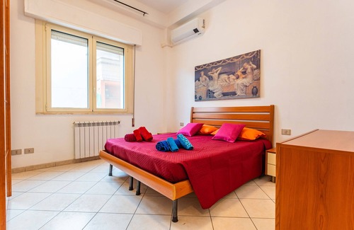 Sestu Apartment | Apartment 'Casa Rosa' with Private Garden and Air Conditioning