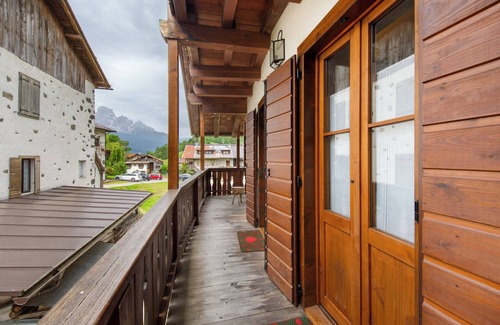 Vodo Cadore Apartment | Apartment 'Casa San Giovanni 1 A Vinigo' with Mountain View, Private Terrace and Wi-Fi