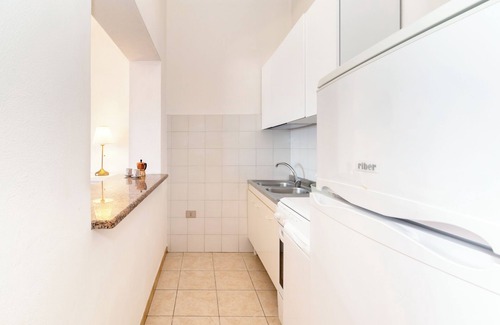 Trinita d'Agultu e Vignola Apartment | Apartment "Casa Spiaggia Molo 4" on Isola Rossa with Sea view & Balcony
