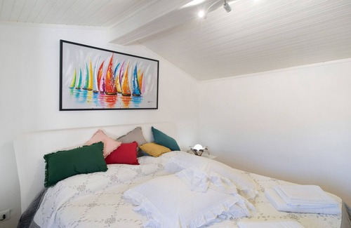 Strada Nazionale Sud Apartment | Apartment 'Casa Tra Gli Ulivi' with Mountain View, Wi-Fi and Air Conditioning