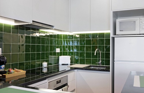 Viana do Castelo Apartment | Apartment 'Casa Vasconcelos' with Sea View, Private Terrace and Wi-Fi