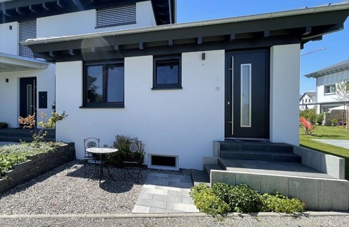 Moos Apartment | Apartment 'Casa Verde - Moos' with Private Terrace, Shared Garden and Wi-Fi