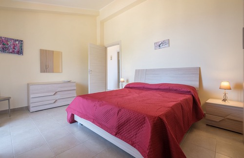 Gioiosa Marea Apartment | Apartment 'Casa Vista Mare' with Sea View, 2 Balconies & Wi-Fi
