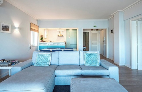 Cascais Apartment | Apartment 'Cascais Bay Terrace I' with Sea View & Wi-Fi