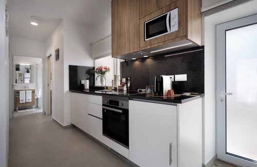 Fatima House | Apartment 'Casinha Do Rei' with Shared Terrace, Wi-Fi and Air Conditioning