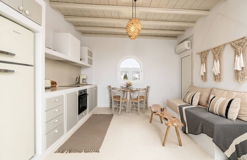 Aliki Apartment | Apartment 'Cavos Paros Rooftop' with Sea View, Wi-Fi and Air Conditioning