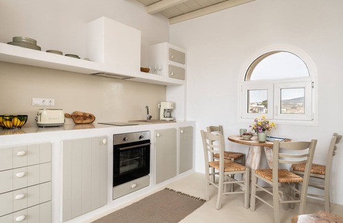 Aliki Apartment | Apartment 'Cavos Paros Rooftop' with Sea View, Wi-Fi and Air Conditioning