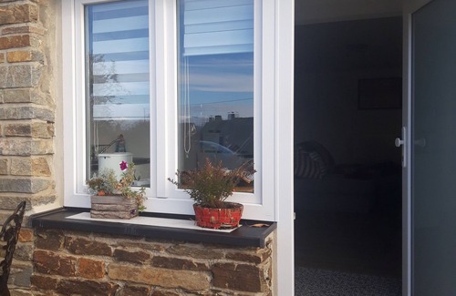 Lauter-Bernsbach Apartment | Apartment - centrally located, own parking lot, shopping facilities,