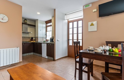 Rinlo Apartment | Apartment 'Cetareas 1' with Garden, Barbecue and Wi-Fi