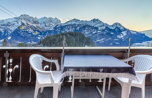 Hasliberg Wasserwendi Apartment | Apartment with a panoramic view of the mountains, glaciers and Lake Brienz