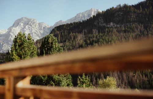 San Genesio Apartment | Apartment "Chalet La Flüta Primula" with Mountain View, Balcony and Wi-Fi