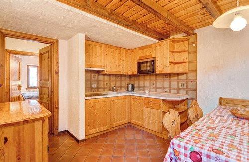 Livigno Apartment | Apartment 'Chalet Meridiana Appartamento 9' with Mountain View